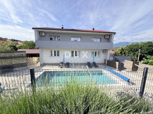 Luxury home in Čavle, Primorsko-Goranska