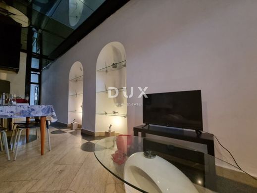 Pula, Grad Pulaの高級住宅