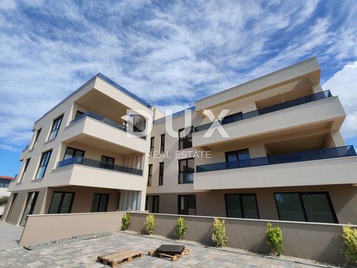 Apartment / Etagenwohnung in Privlaka, Zadar