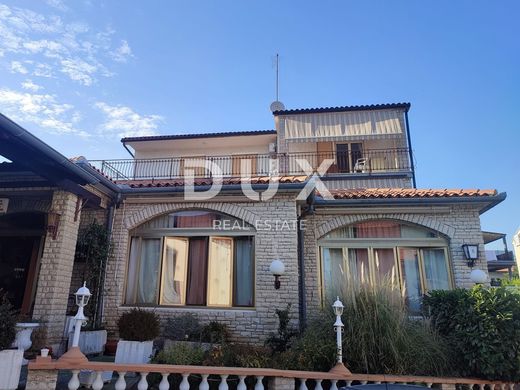 Casa di lusso a Pola, Grad Pula