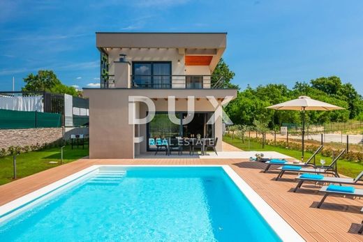 Casa de lujo en Svetvinčenat, Istria