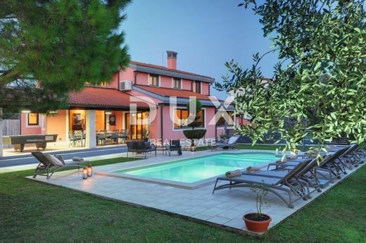 Lüks ev Pula, Grad Pula