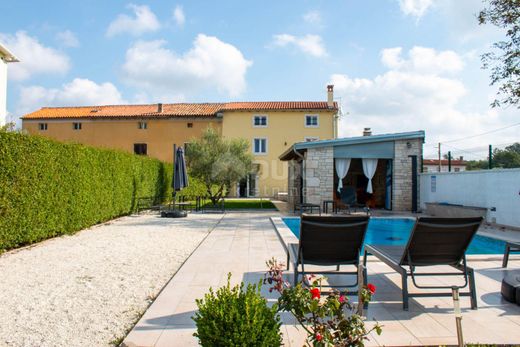 Maison de luxe à Svetvinčenat, Istria