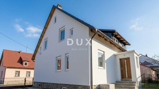 Luksusowy dom w Delnice, Grad Delnice