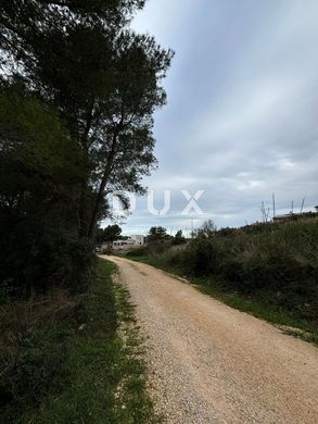 地皮  普拉, Grad Pula