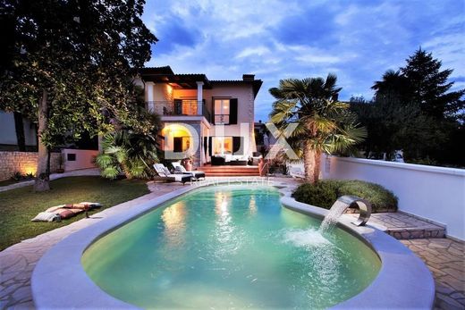 Luxury home in Umag, Grad Umag
