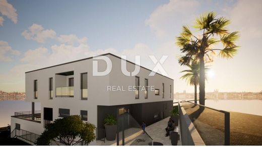 Casa di lusso a Cirquenizza, Grad Crikvenica