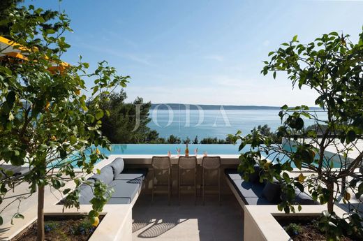 Luxury home in Starigrad, Zadar