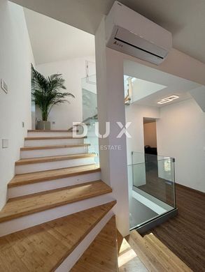 Casa de luxo - Pula, Grad Pula