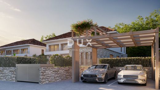 Grundstück in Poreč, Grad Poreč