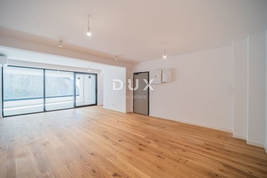 Apartment / Etagenwohnung in Opatija, Grad Opatija