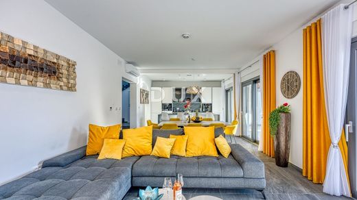 Πολυτελή κατοικία σε Tar, Tar-Vabriga-Torre Abrega