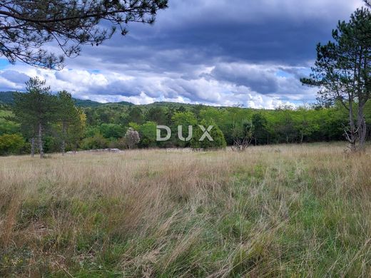 Terreno a Oprtalj, Oprtalj-Portole