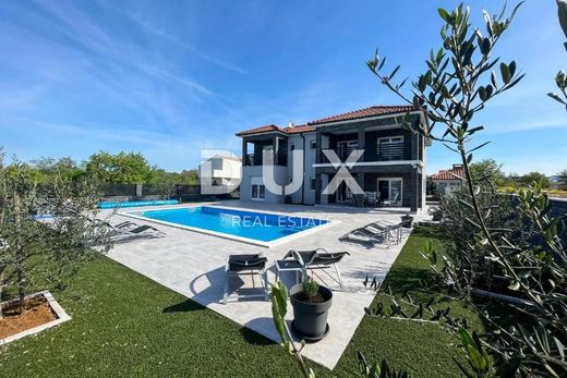 Casa de lujo en Poličnik, Zadar