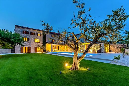 Luxury home in Brtonigla, Brtonigla-Verteneglio