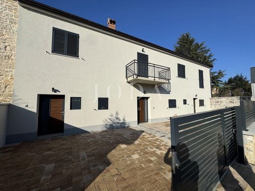 Luxury home in Funtana, Vrsar-Orsera