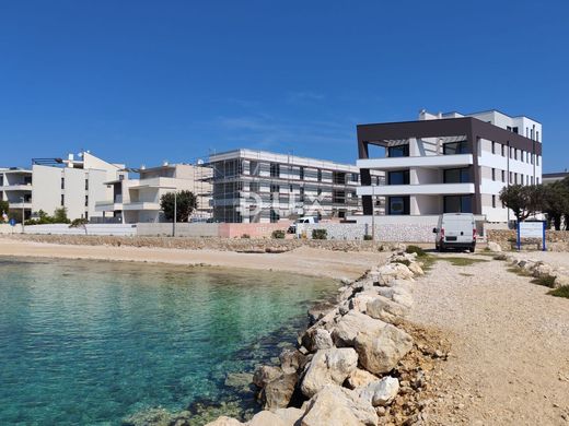 Apartment in Kolan, Zadar