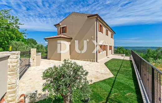 Buje, Grad Bujeの高級住宅