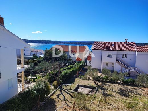 Maison de luxe à Rab, Primorsko-Goranska