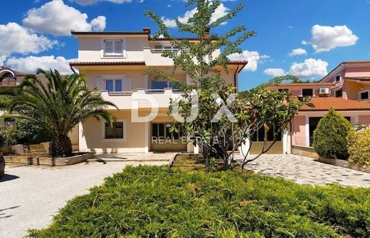 Πολυτελή κατοικία σε Pula, Grad Pula