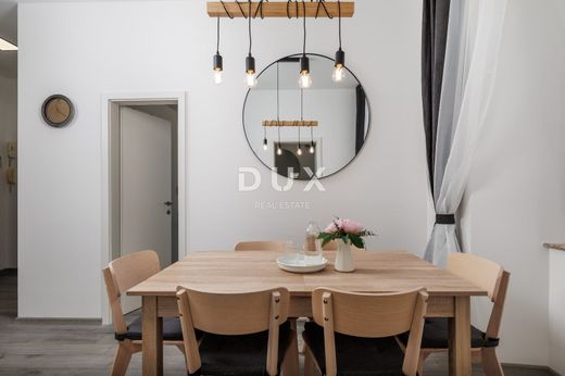 Apartment / Etagenwohnung in Rijeka, Primorsko-Goranska