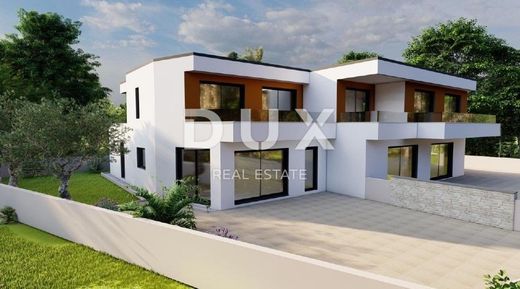 豪宅  Buje, Grad Buje