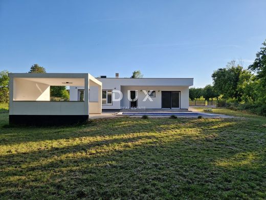 Luxus-Haus in Kršan, Istria