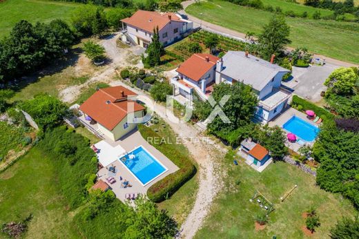 Luxe woning in Žminj, Istria