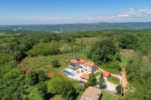 Luxury home in Kaštelir, Kaštelir-Labinci