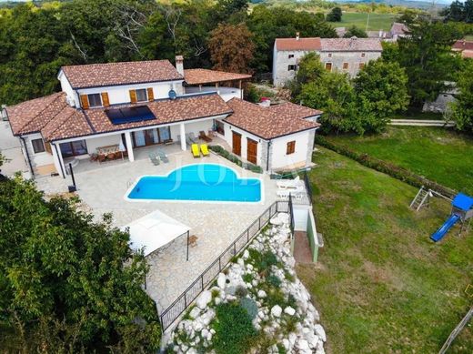 Luxury home in Žminj, Istria