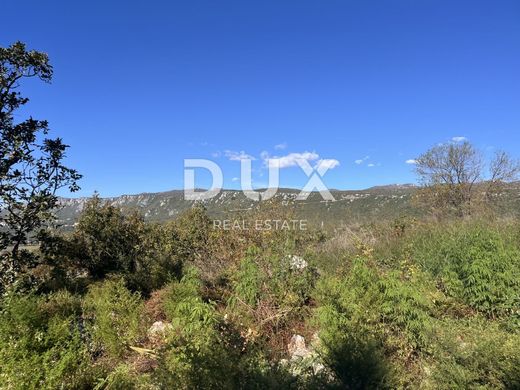 Land for sale in Novi Vinodolski