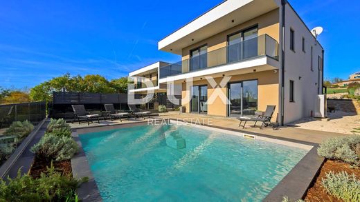 Casa de lujo en Svetvinčenat, Istria