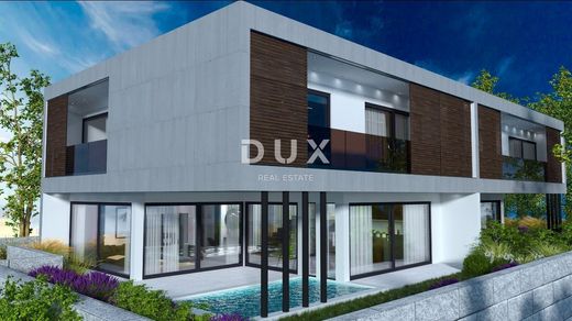 Luxury home in Fažana, Fažana-Fasana