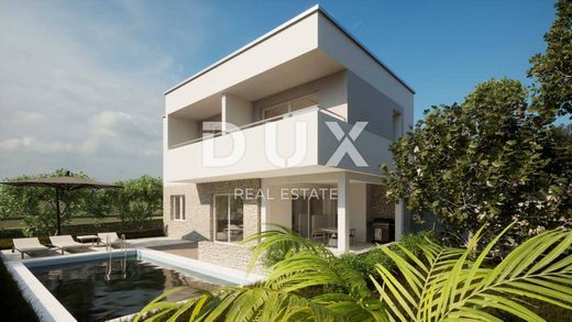 Luxe woning in Novalja, Lika-Senj