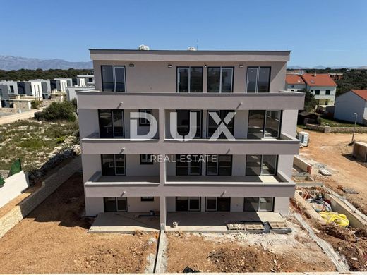 Apartamento - Kolan, Zadar