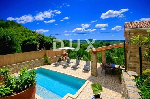 Casa di lusso a Oprtalj, Oprtalj-Portole