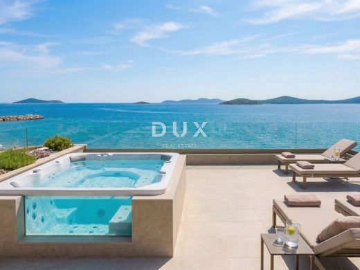 Piso / Apartamento en Kolan, Zadar