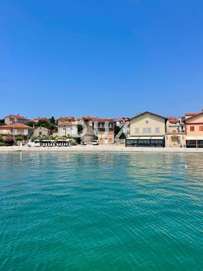 Casa di lusso a Cherso, Cres