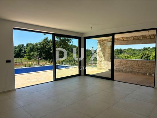 منزل ﻓﻲ Svetvinčenat, Istria