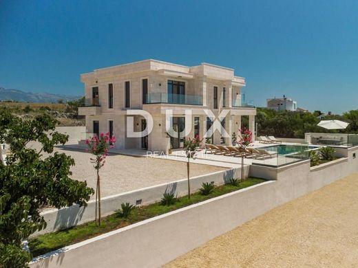 Luxe woning in Novalja, Lika-Senj