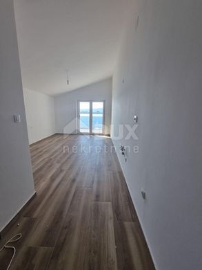 Apartment / Etagenwohnung in Sveti Filip i Jakov, Zadar