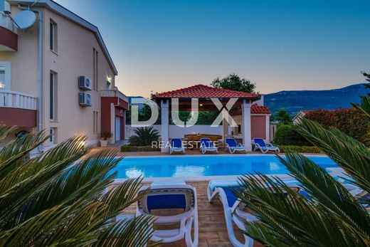 Casa de lujo en Kaštela, Split-Dalmatia