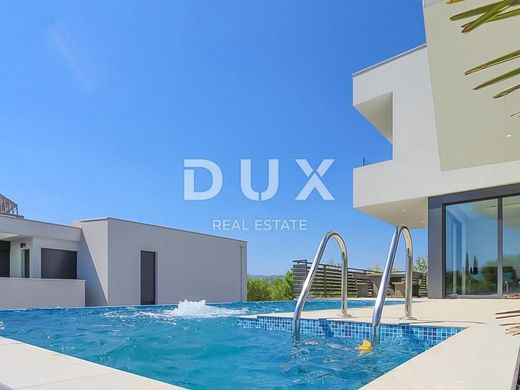 Luxury home in Kostrena, Primorsko-Goranska