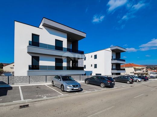 Apartment / Etagenwohnung in Krk, Grad Krk