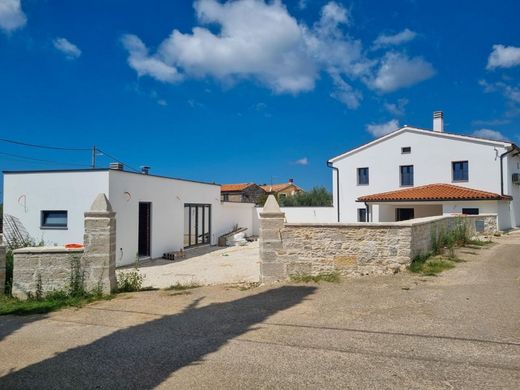 Luxe woning in Bale, Bale-Valle