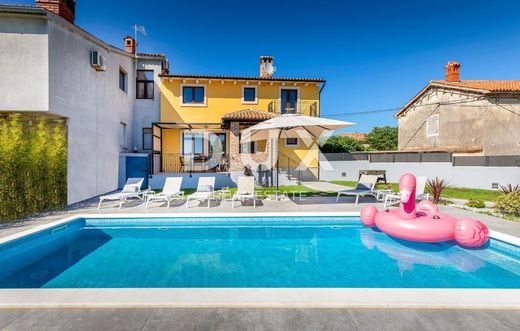 Luxury home in Ližnjan, Ližnjan-Lisignano