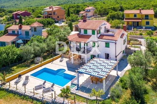 Casa di lusso a Albona, Grad Labin