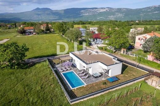 Luxury home in Kršan, Istria