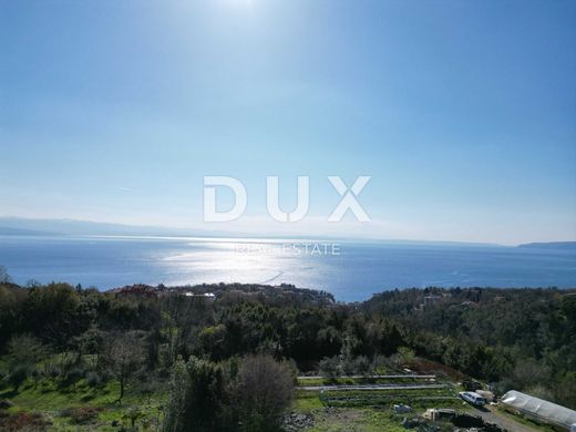 Apartment / Etagenwohnung in Opatija, Grad Opatija