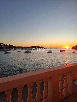 Daire Rovinj, Grad Rovinj